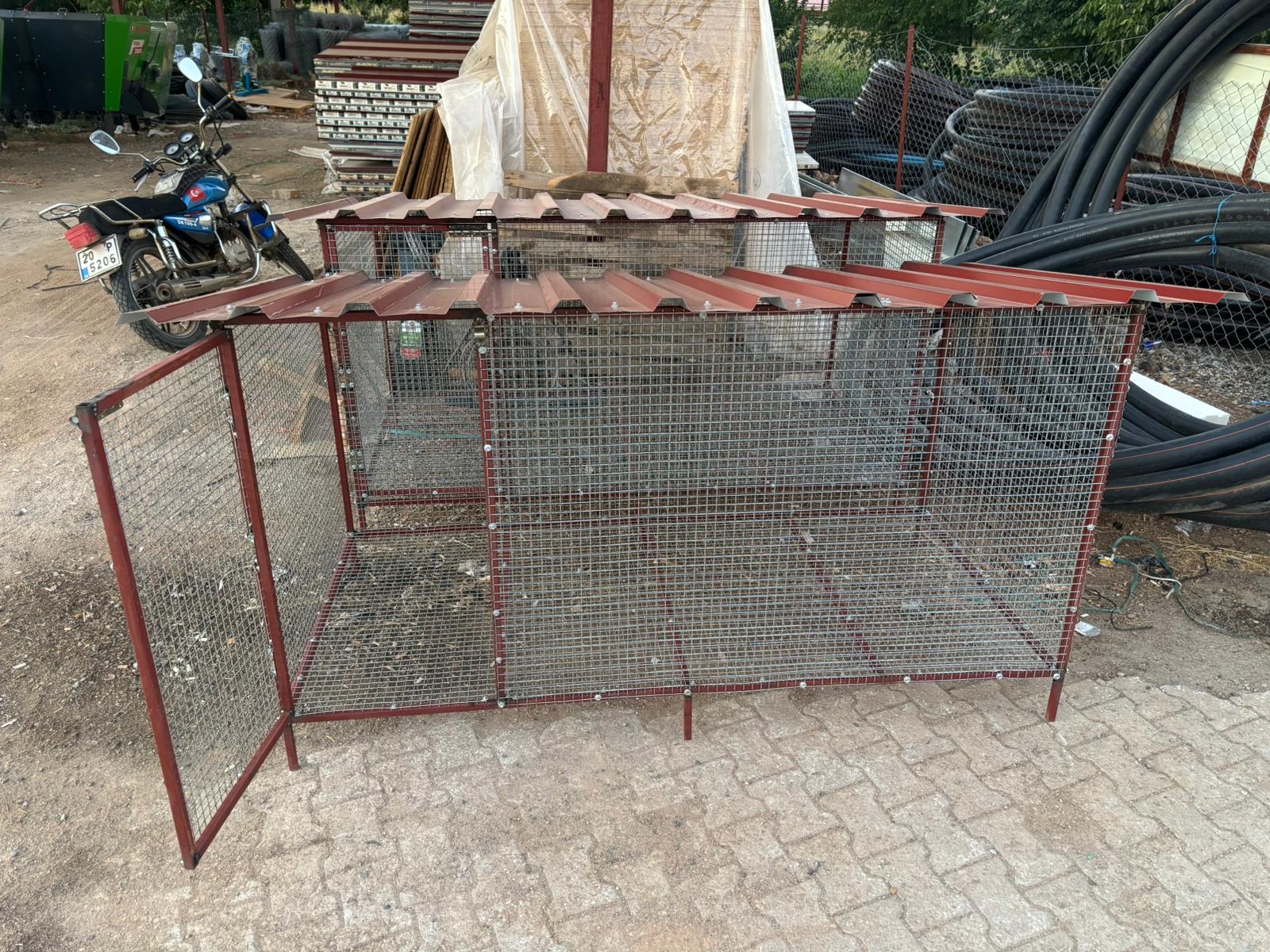 Kümes BRC2 Ayaklı Tek Kapı Modeli